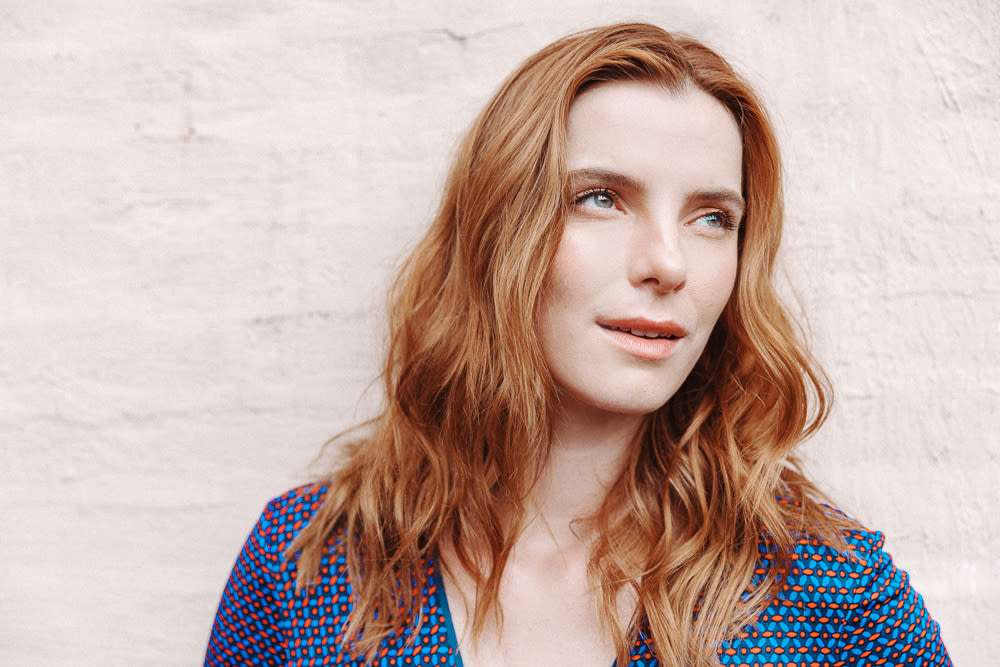 Betty Gilpin, Aktris